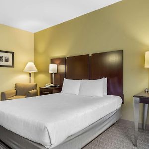 Queen Room Mobility accessible